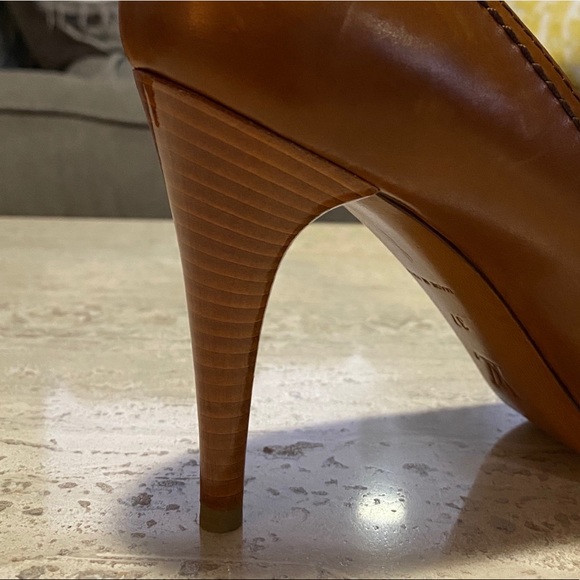 LOUIS VUITTON LV Spectator Stud Pumps Cognac leather size 37 6090 - Picture 13 of 15